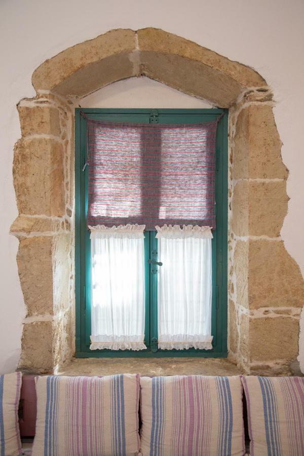 Iliopetra Studio Sivas Luaran gambar