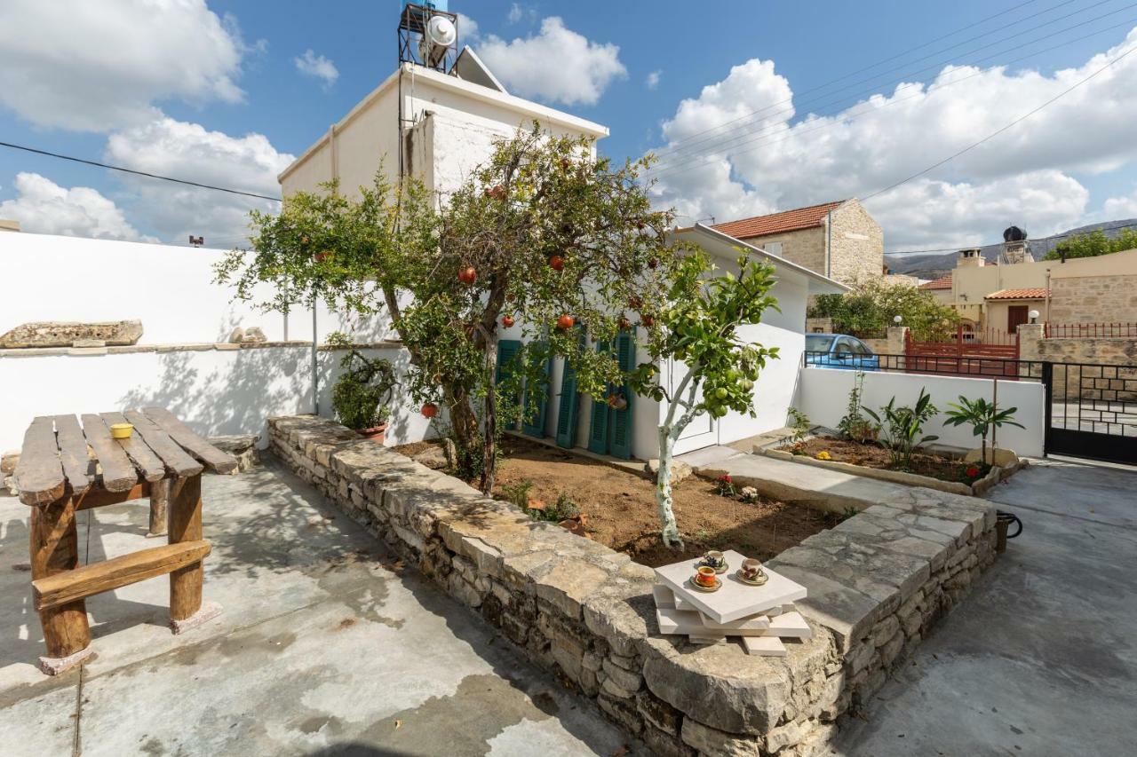 Iliopetra Studio Sivas Luaran gambar